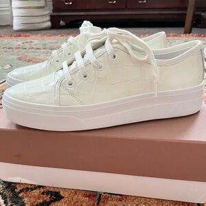 NIB Via Spiga Womens Milk Ivory Croc Embossed Viola Platform Sneakers Size 7.5